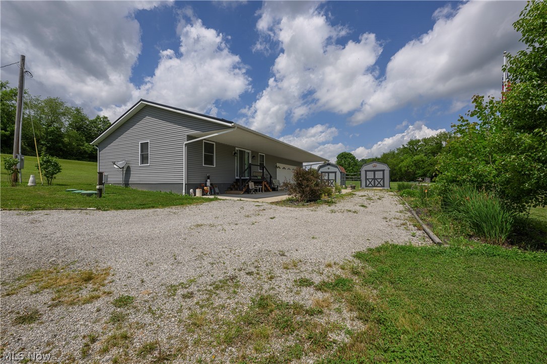 9427 Stonecreek Road Southwest Newcomerstown, OH 43832 - Photo 2 of 29