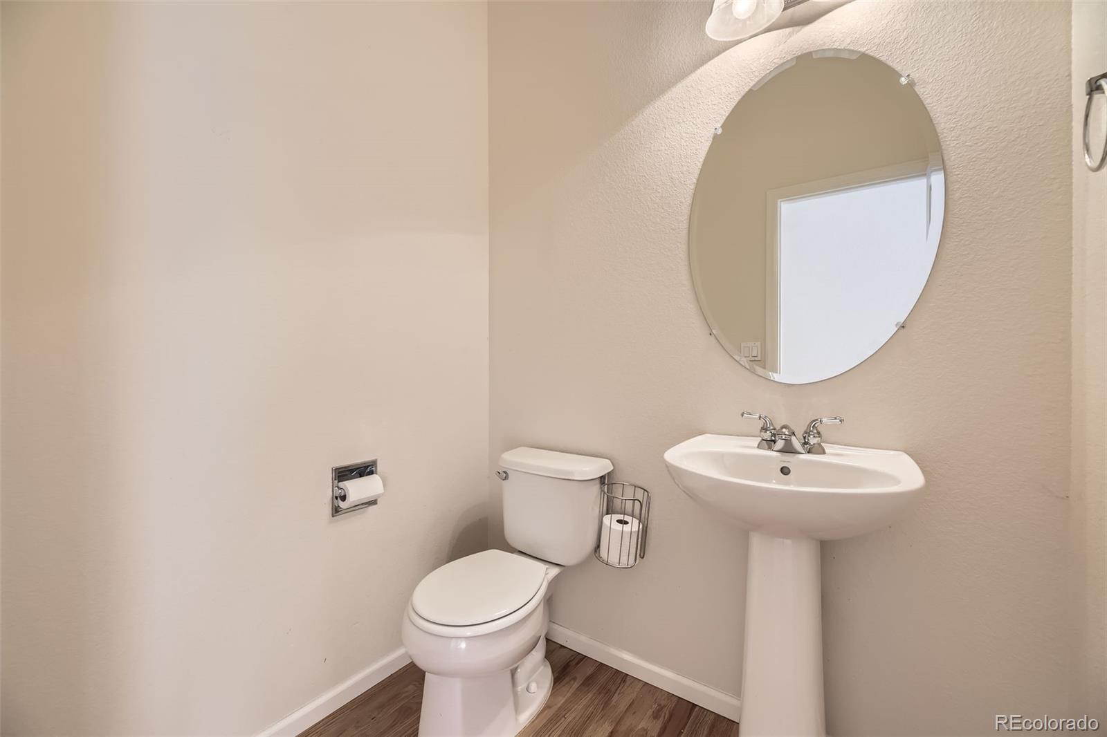 8379 Hackamore Road Littleton, CO 80125 - Photo 16 of 40 Gallery Image 16