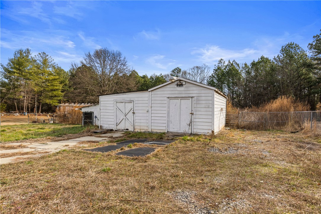 358 State Rd S-42-1948 Spartanburg, SC 29303 - Photo 25 of 28
