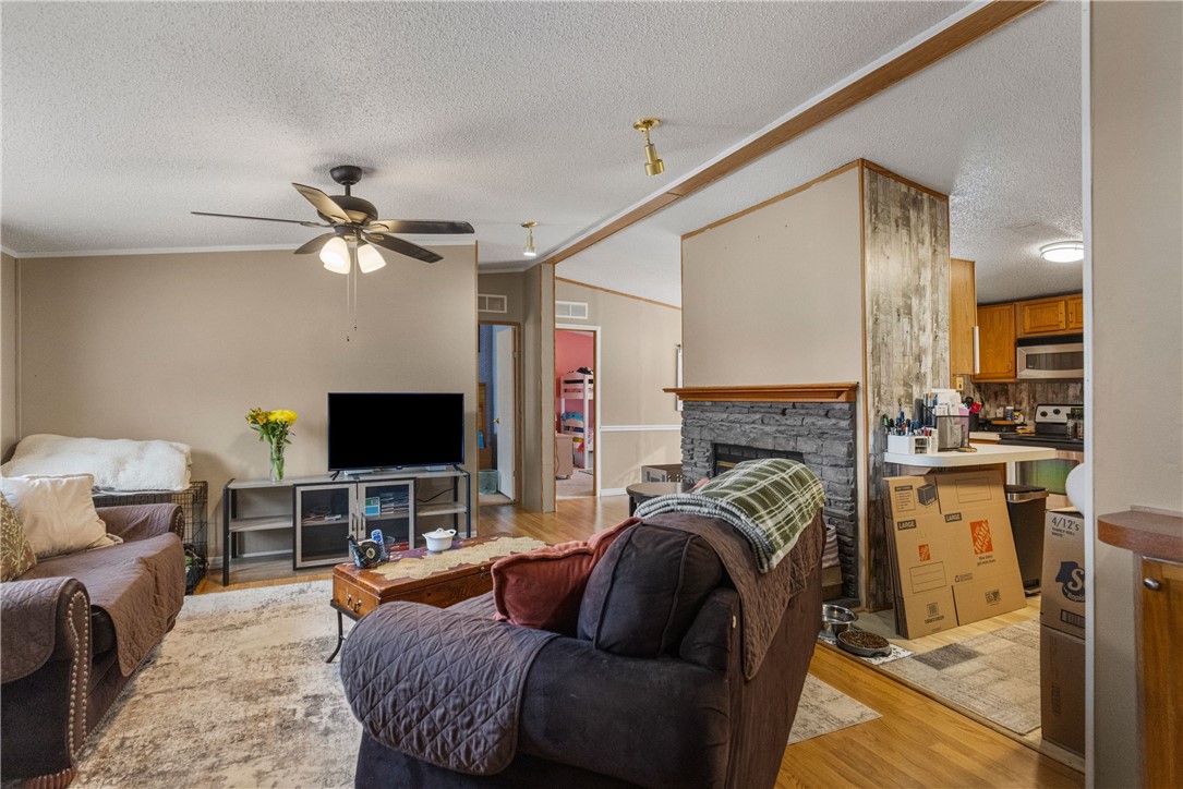 358 State Rd S-42-1948 Spartanburg, SC 29303 - Photo 4 of 28