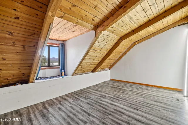 $250,000 | 5 Western Avenue