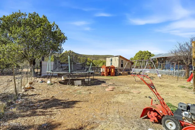 $250,000 | 5 Western Avenue