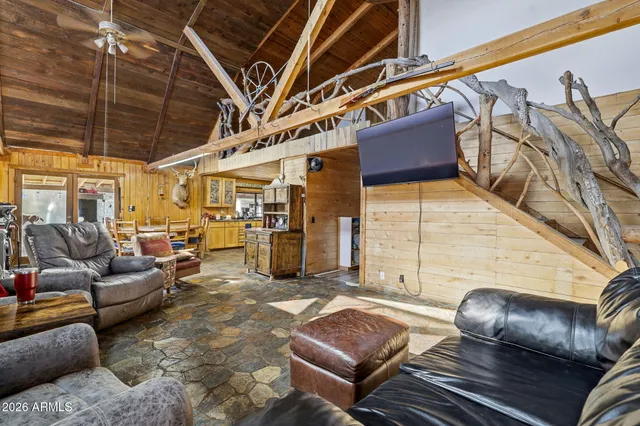 $250,000 | 5 Western Avenue