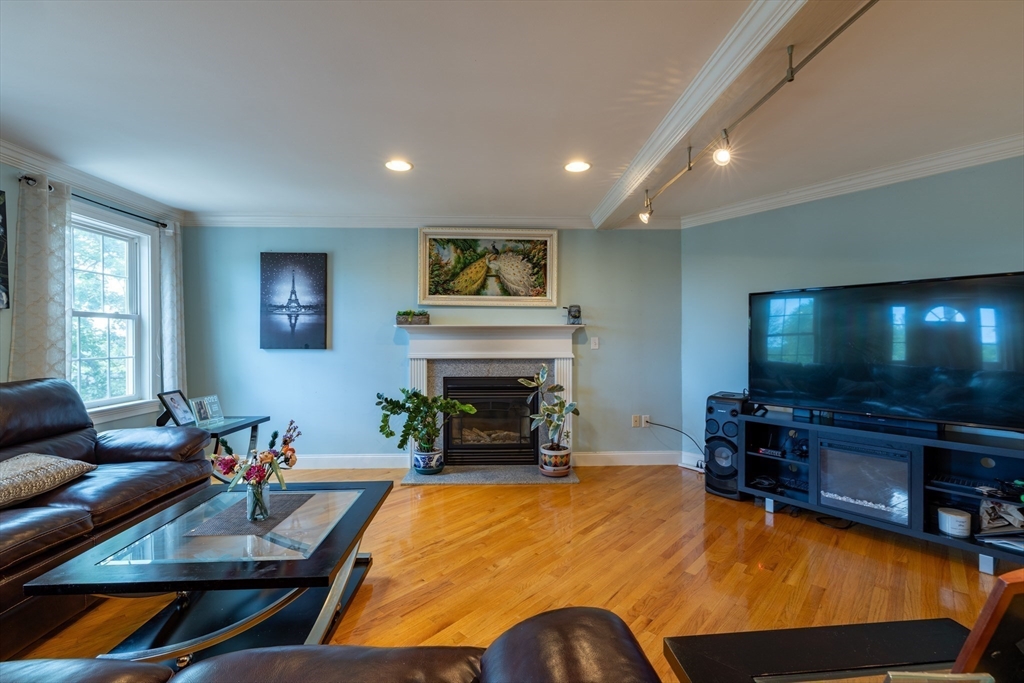 339 Butman Road Lowell, MA 01852 - Photo 3 of 22 Gallery Image 3