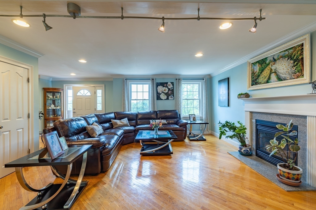339 Butman Road Lowell, MA 01852 - Photo 4 of 22 Gallery Image 4