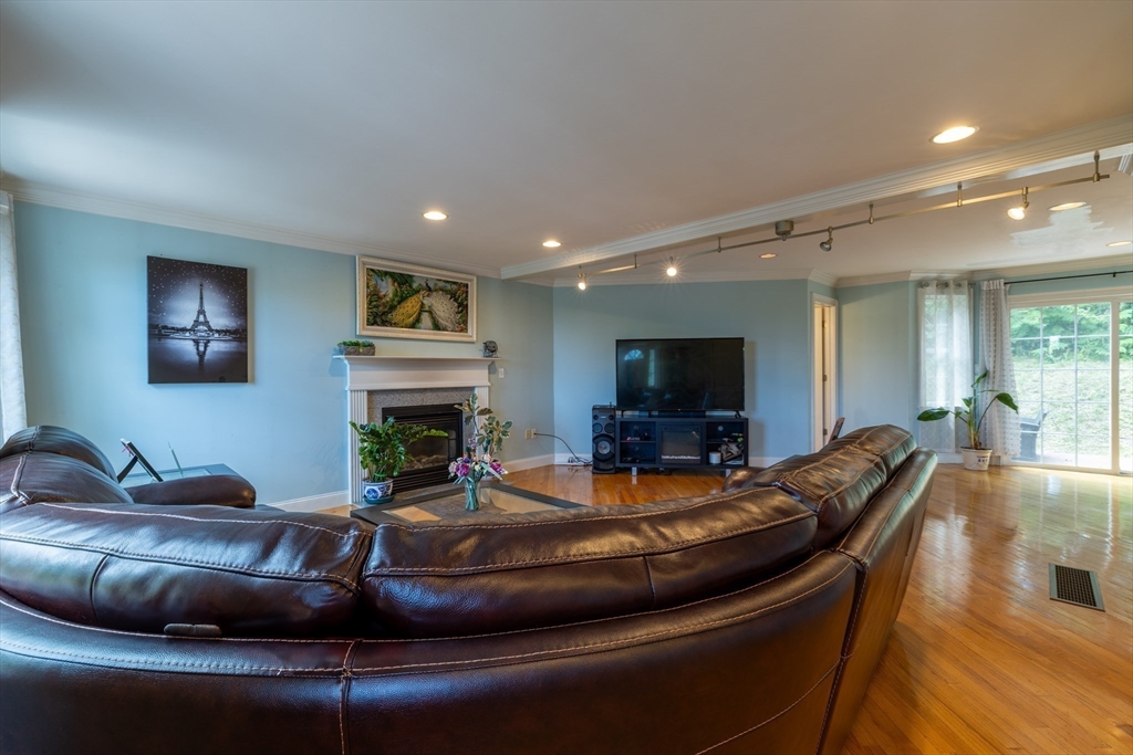 339 Butman Road Lowell, MA 01852 - Photo 5 of 22 Gallery Image 5