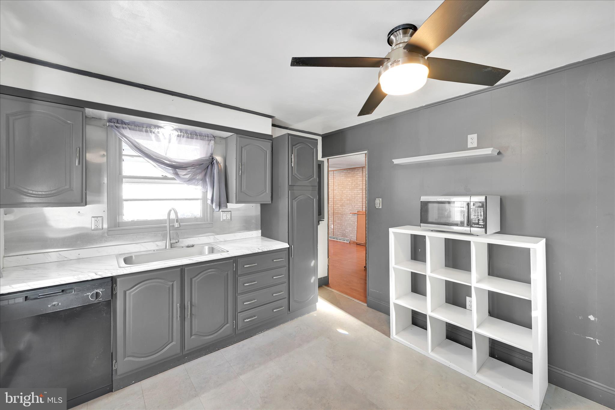 1837 Old Spring Valley Road Reading, PA 19604 - Photo 11 of 32 Kitchen