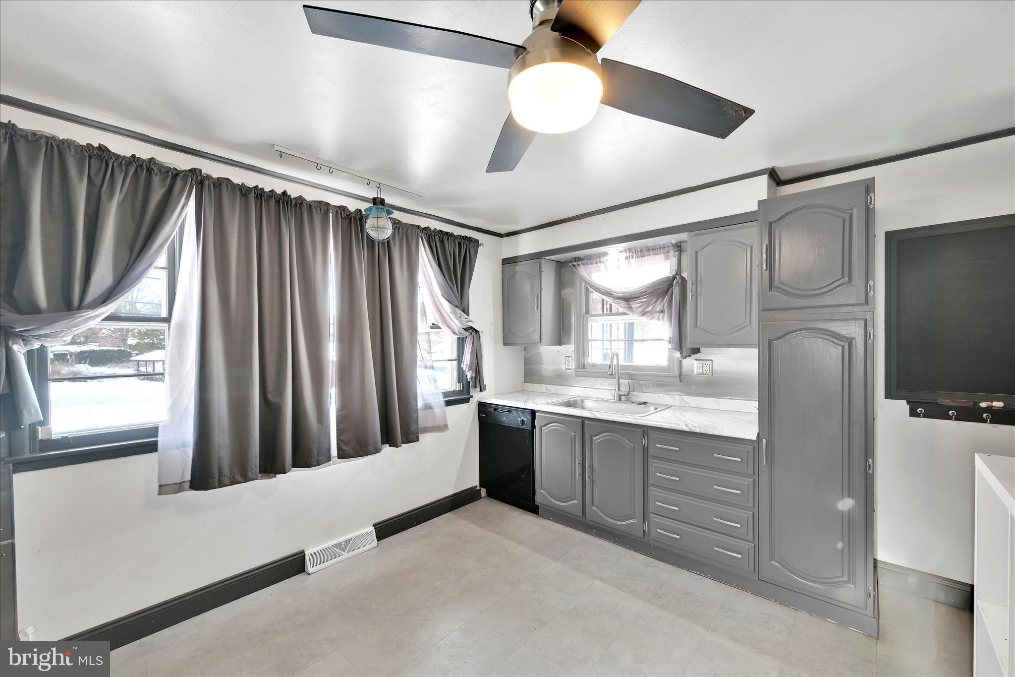 1837 Old Spring Valley Road Reading, PA 19604 - Photo 12 of 32 Kitchen