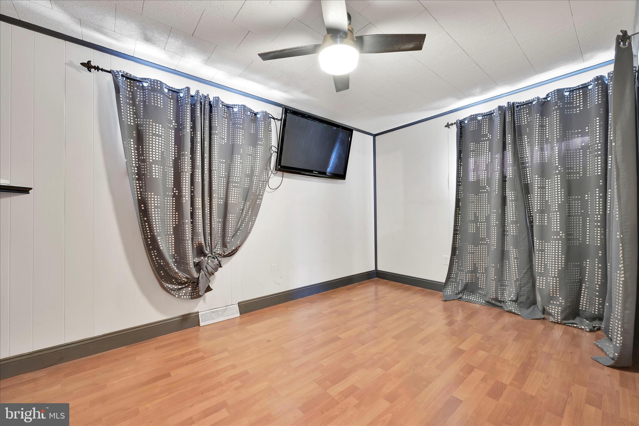 1837 Old Spring Valley Road Reading, PA 19604 - Photo 15 of 32 Bedroom