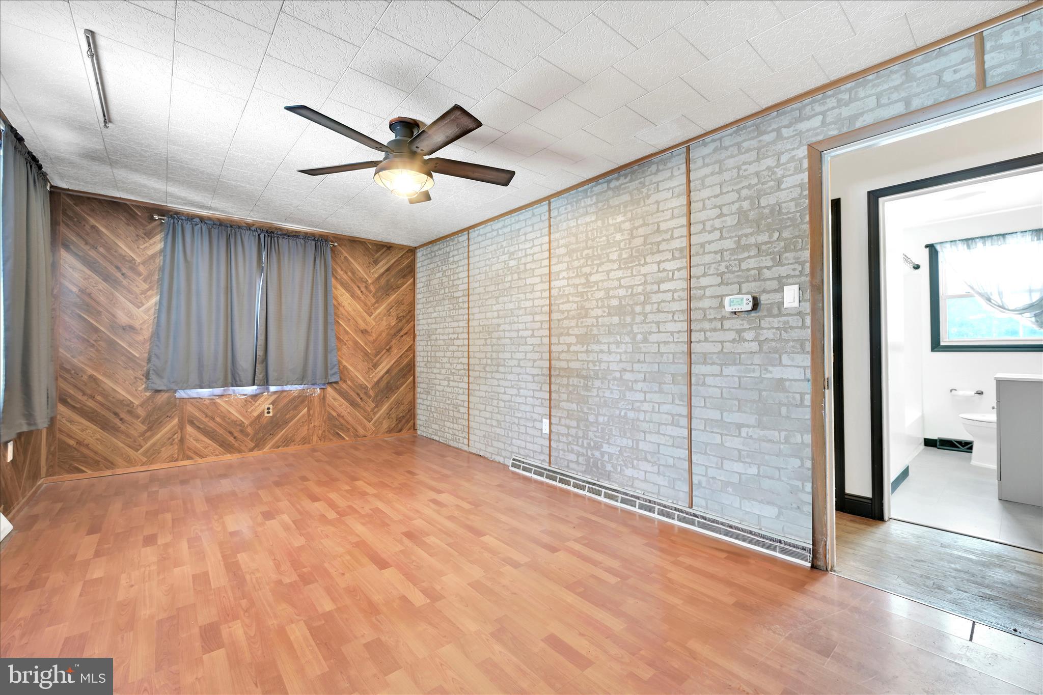 1837 Old Spring Valley Road Reading, PA 19604 - Photo 5 of 32 Living Area