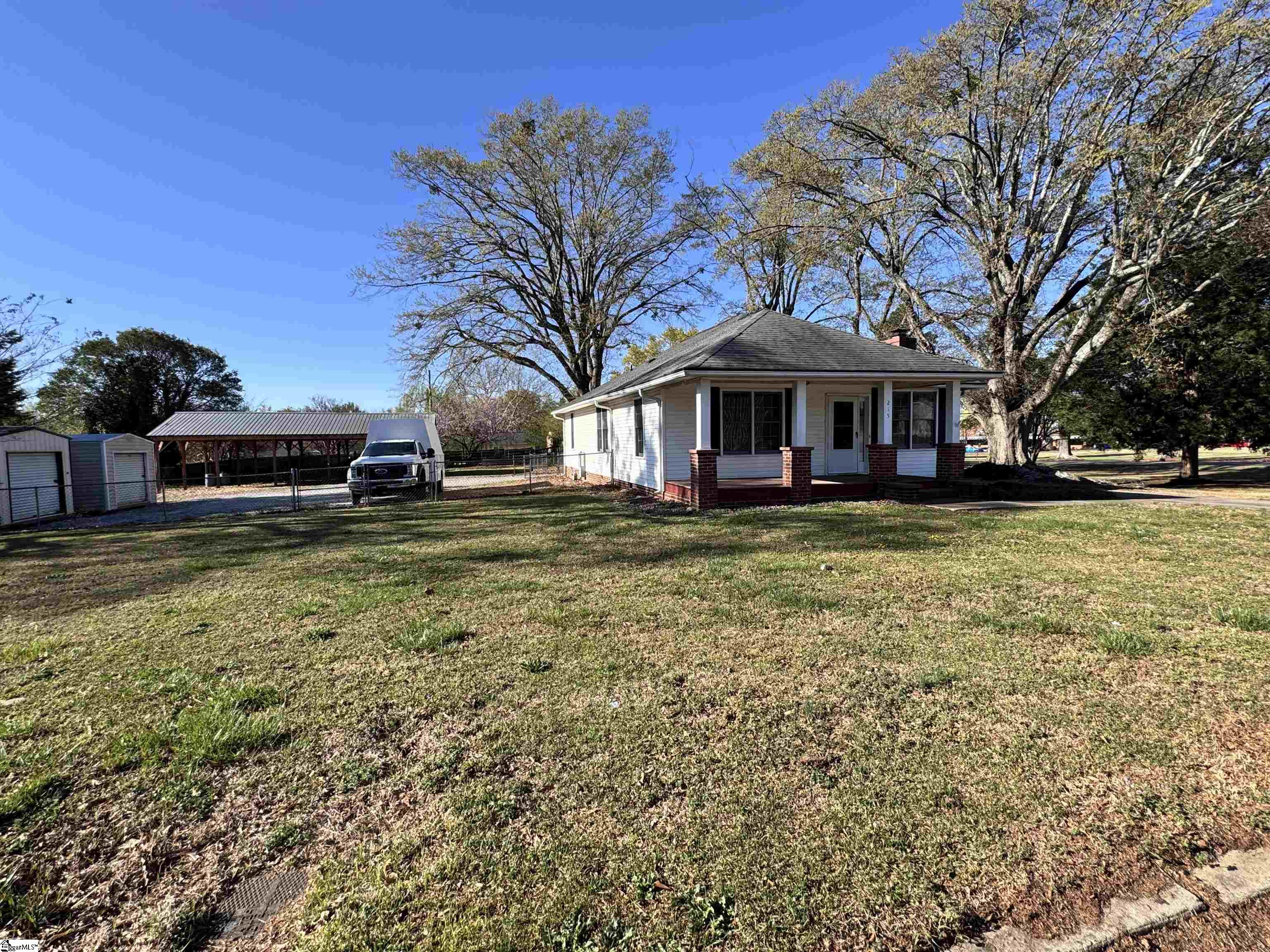 215 Lancaster Avenue Greer, SC 29650 - Photo 5 of 22 Gallery Image 5
