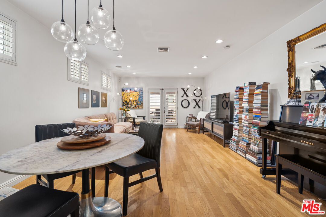 7817 Naylor Avenue Los Angeles, CA 90045 - Photo 3 of 11