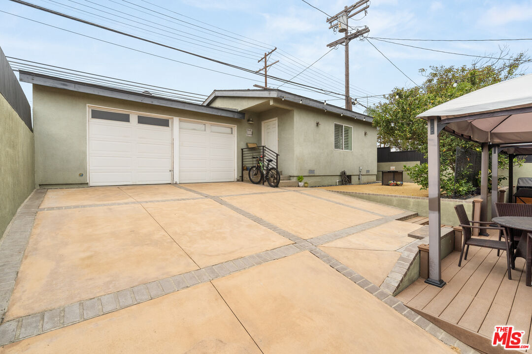 7817 Naylor Avenue Los Angeles, CA 90045 - Photo 10 of 11