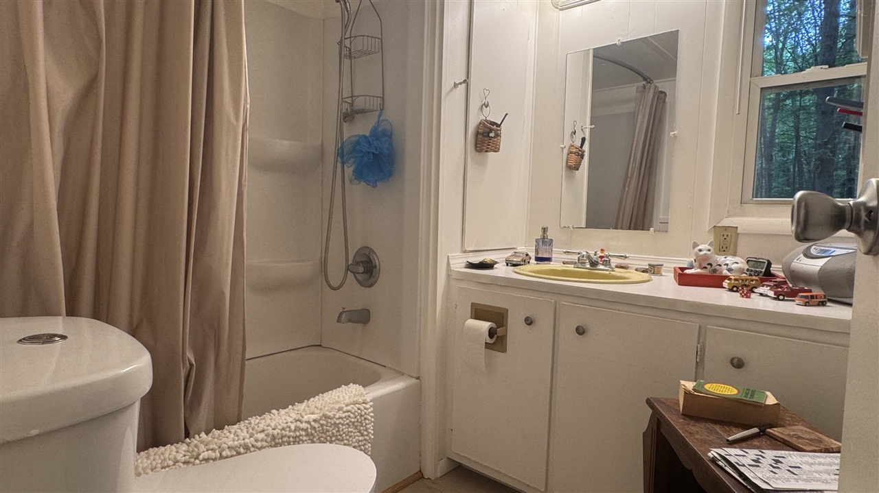 2404 Bialik Road Manistee, MI 49660 - Photo 9 of 20