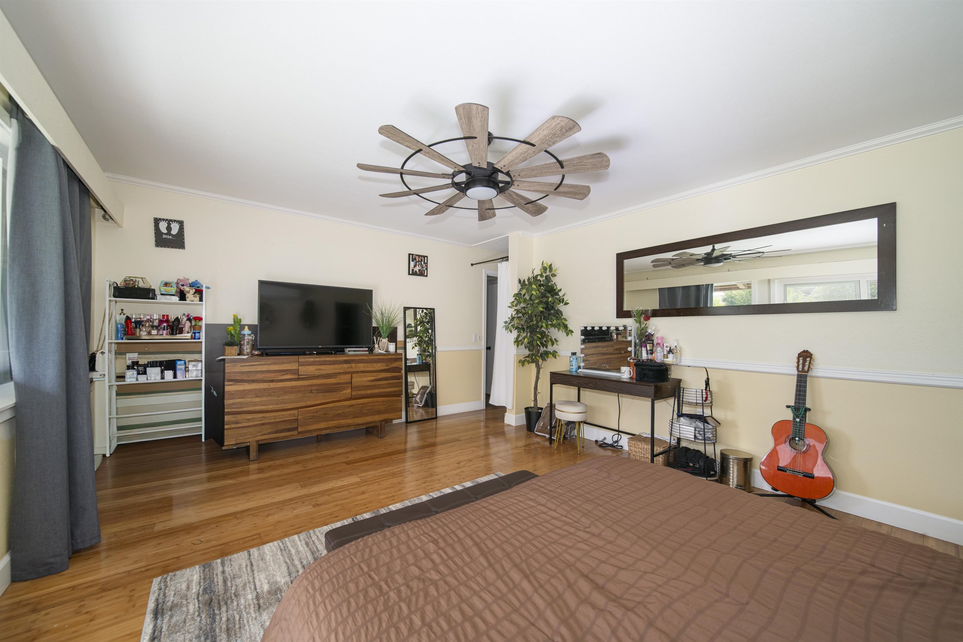 4996 Lower Honoapiilani Road Lahaina, HI 96761 - Photo 15 of 37 a view of a livingroom with furniture and a flat screen tv