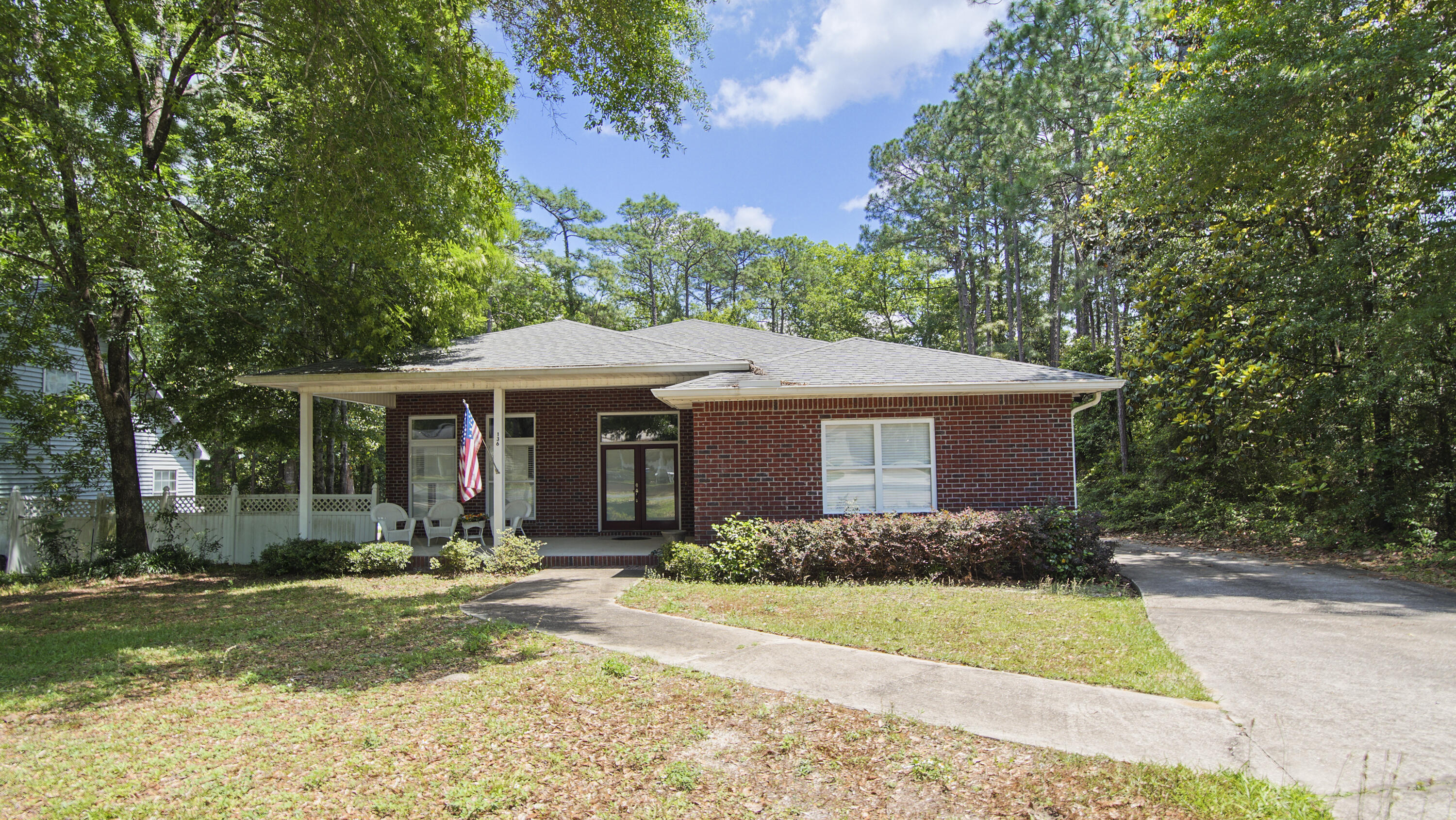 136 Country Manor Road DeFuniak Springs, FL 32435 - Photo 1 of 30 DSC00939