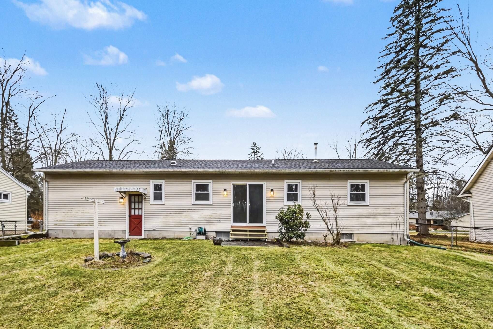 2054 Raby Road Haslett, MI 48840 - Photo 14 of 15 17-Feb 20, 2026 13-40-08-xVqW