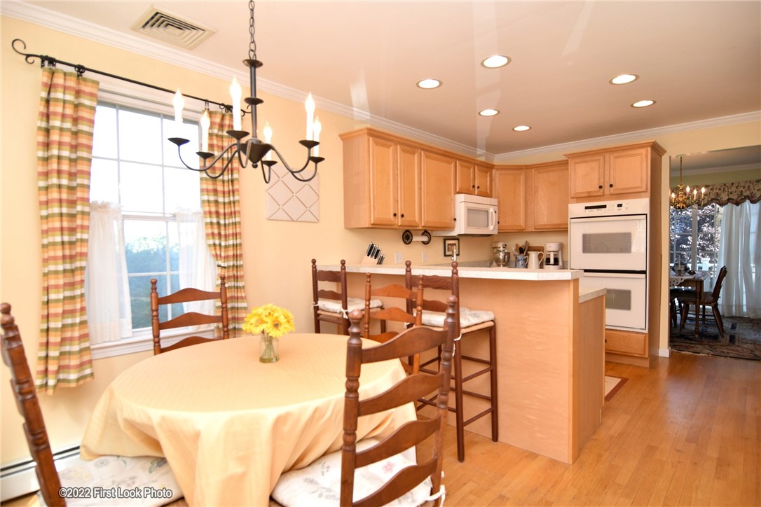 61 Bayberry Road Narragansett, RI 02882 - Photo 3 of 31