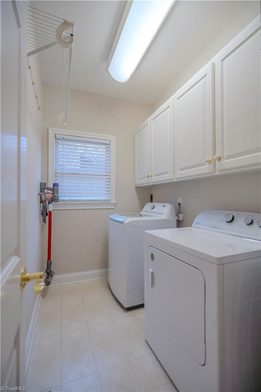 1835 Waterford Pointe Road Lexington, NC 27292 - Photo 17 of 26 Laundry with washer & dryer to convey