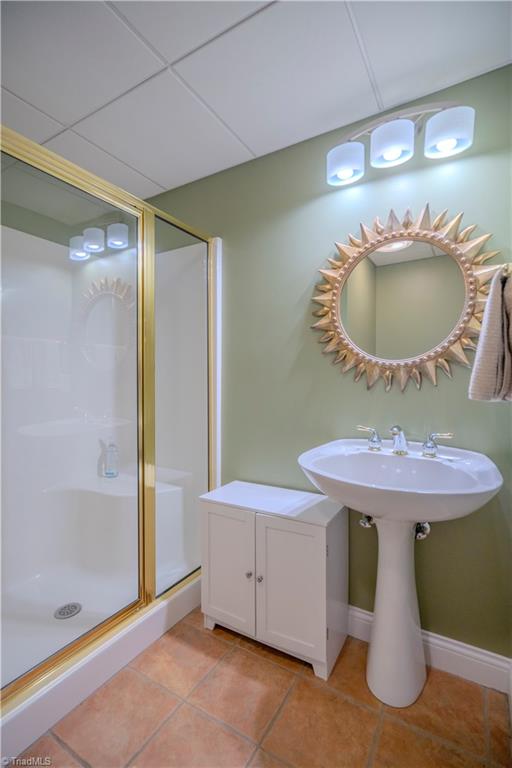 1835 Waterford Pointe Road Lexington, NC 27292 - Photo 22 of 26 Lower level bath