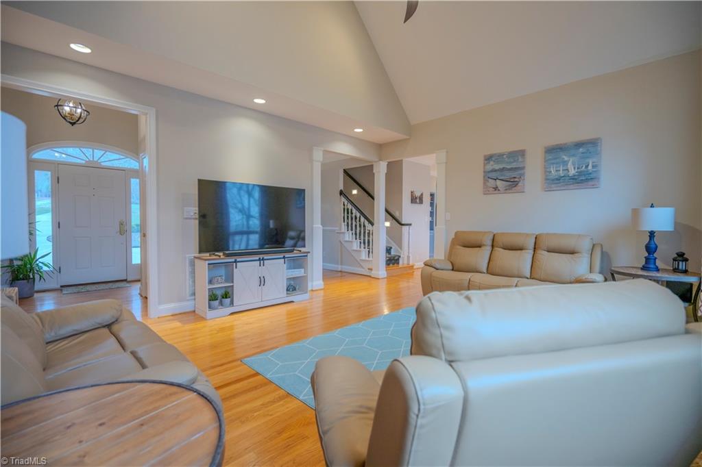 1835 Waterford Pointe Road Lexington, NC 27292 - Photo 9 of 26 Great room and entry