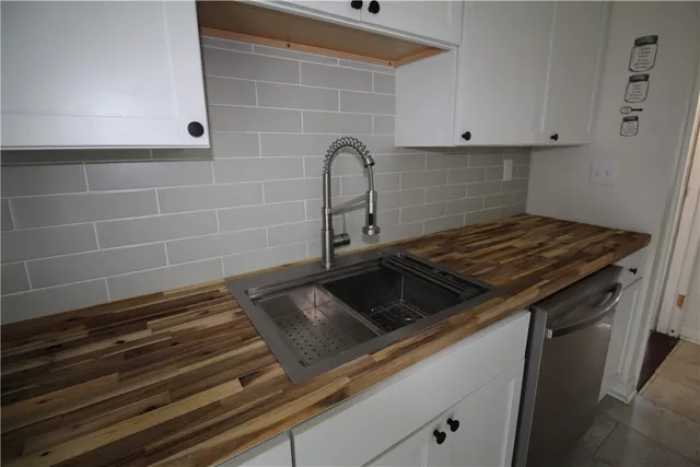 $180,000 | 1999 Goodman Street North, Irondequoit, NY 14609