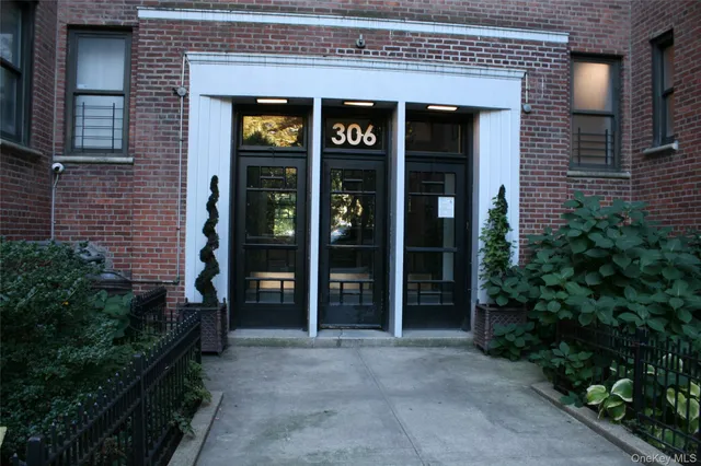 a view of an entryway of house