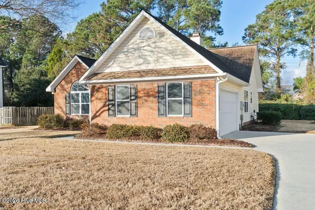 $450,000 | 3520 Tree Top Way, Wilmington, NC 28409