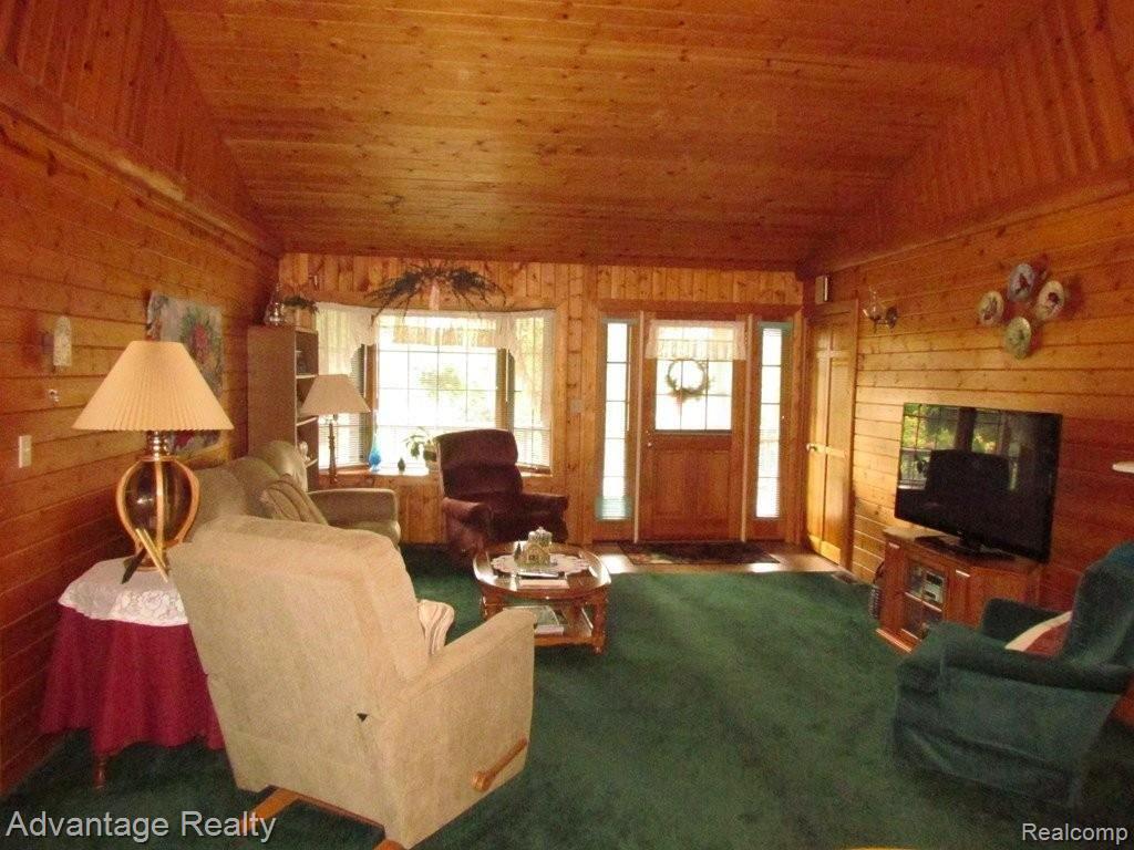 66538 Haven Ridge Road New Haven, MI 48050 - Photo 3 of 21 living room.JPG