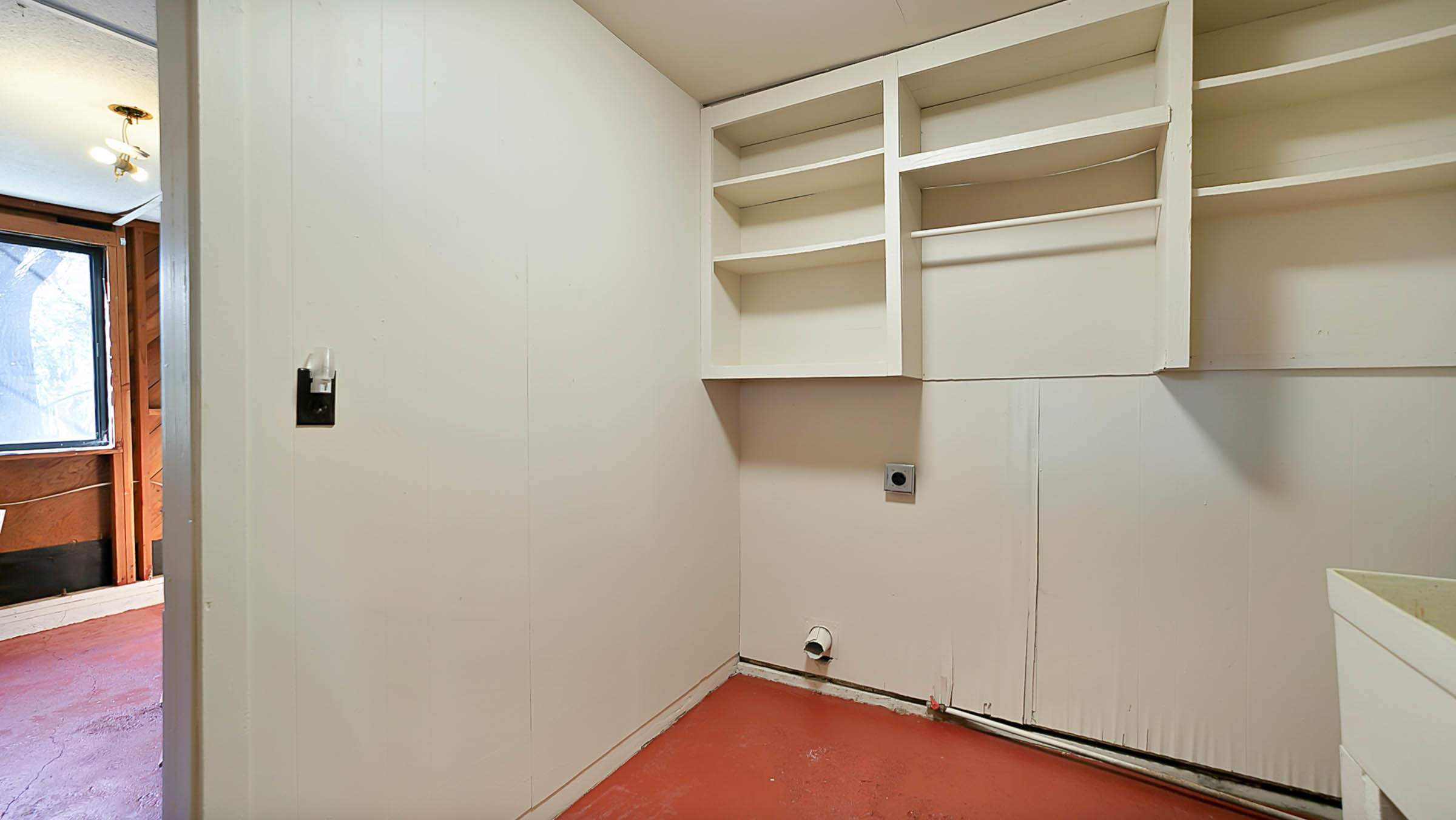 468 Rio Street Redding, CA 96001 - Photo 25 of 33 Laundry Room