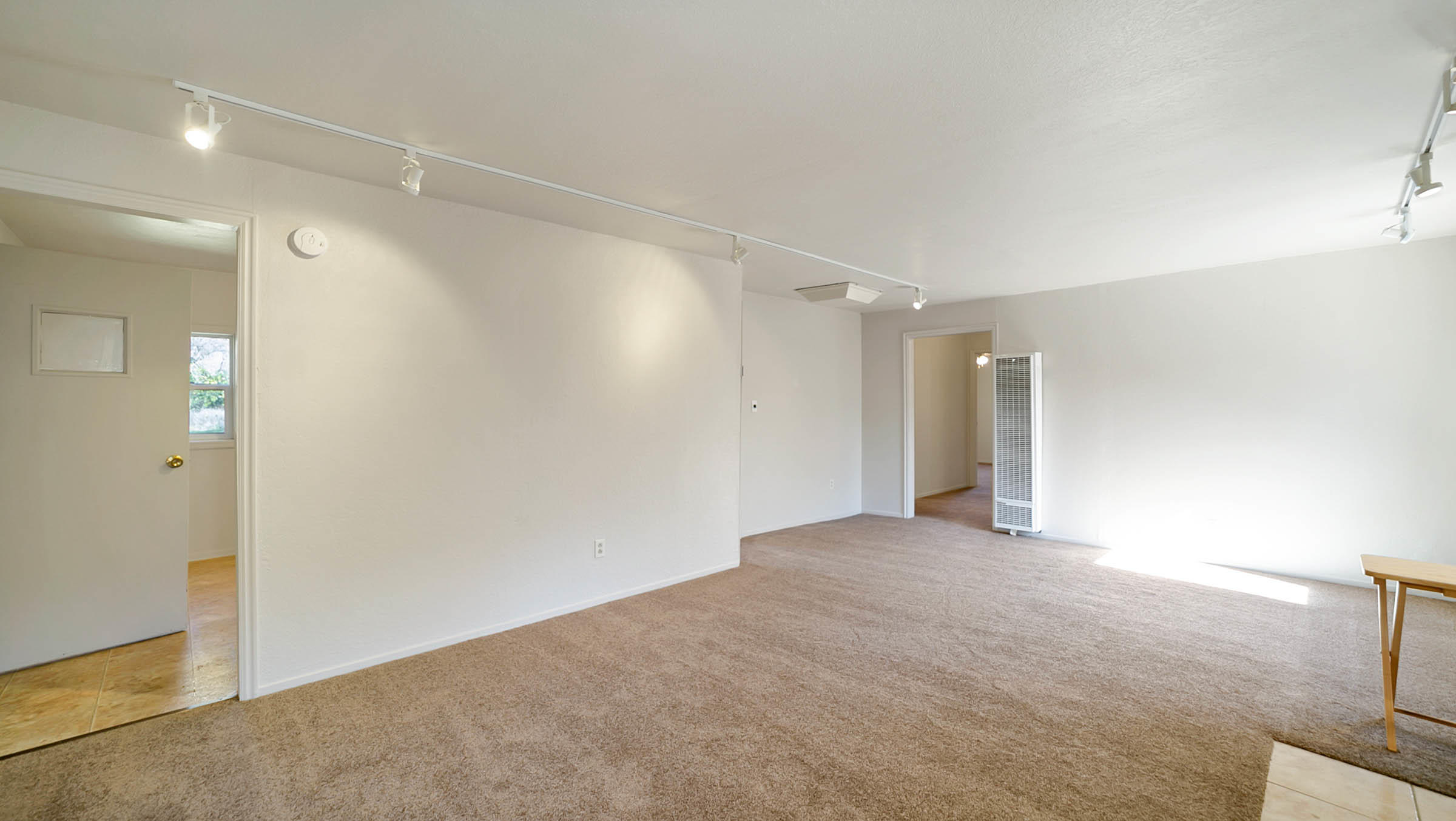 468 Rio Street Redding, CA 96001 - Photo 5 of 33 Living Room