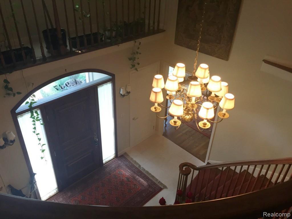937 Lake Shore Road Grosse Pointe, MI 48236 - Photo 15 of 38 Foyer 2.jpg