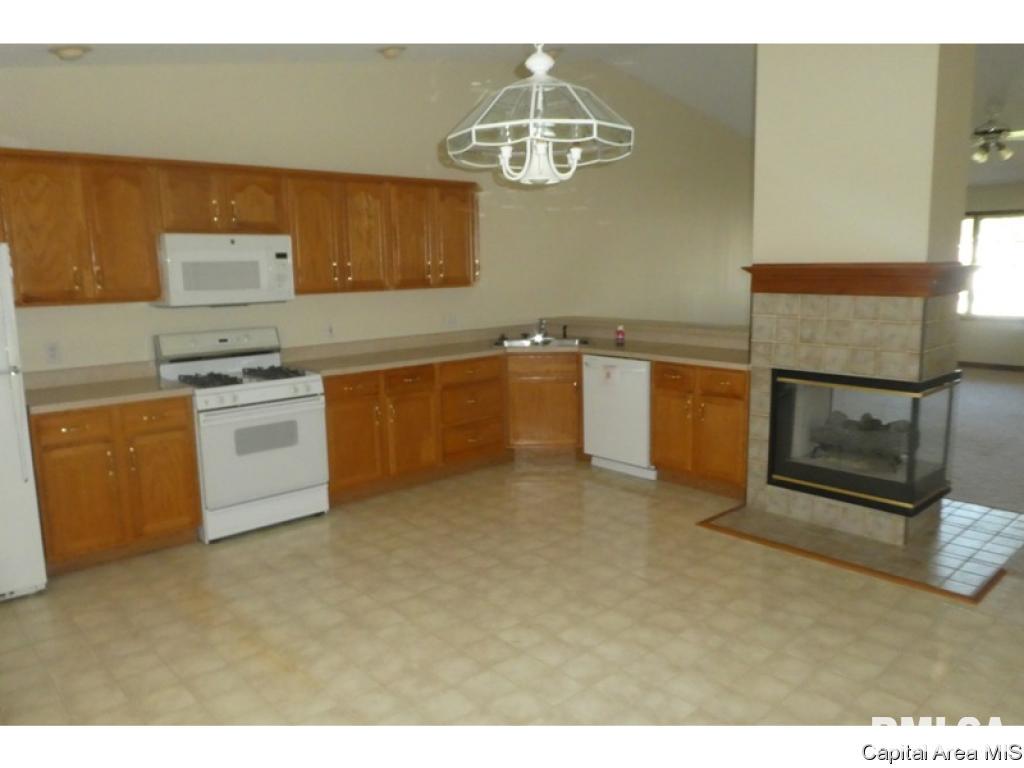 3219 Red Oak Lane Springfield, IL 62712 - Photo 4 of 13