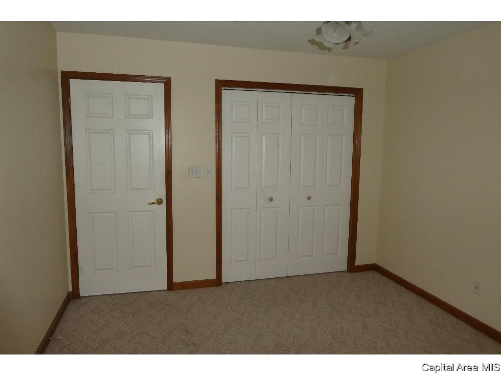 3219 Red Oak Lane Springfield, IL 62712 - Photo 6 of 13