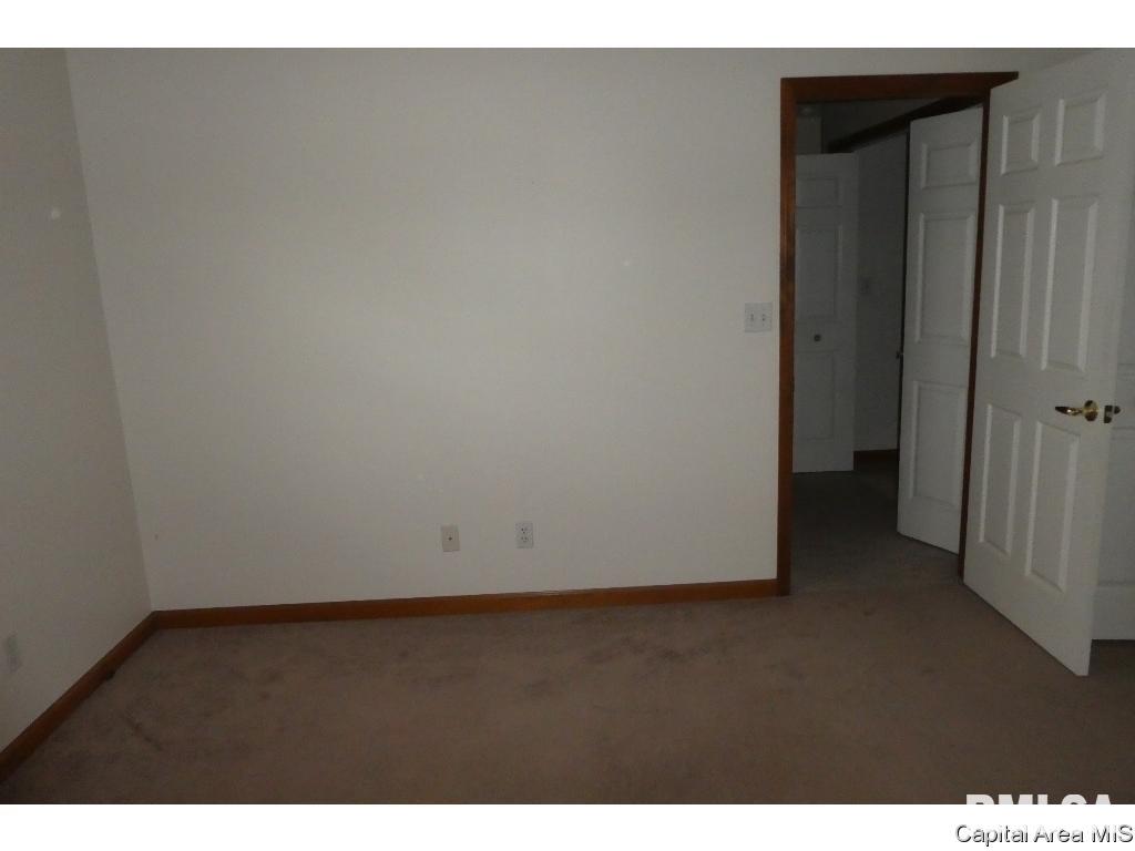 3219 Red Oak Lane Springfield, IL 62712 - Photo 8 of 13