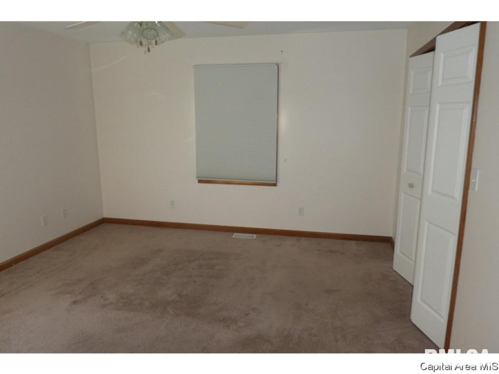 3219 Red Oak Lane Springfield, IL 62712 - Photo 10 of 13