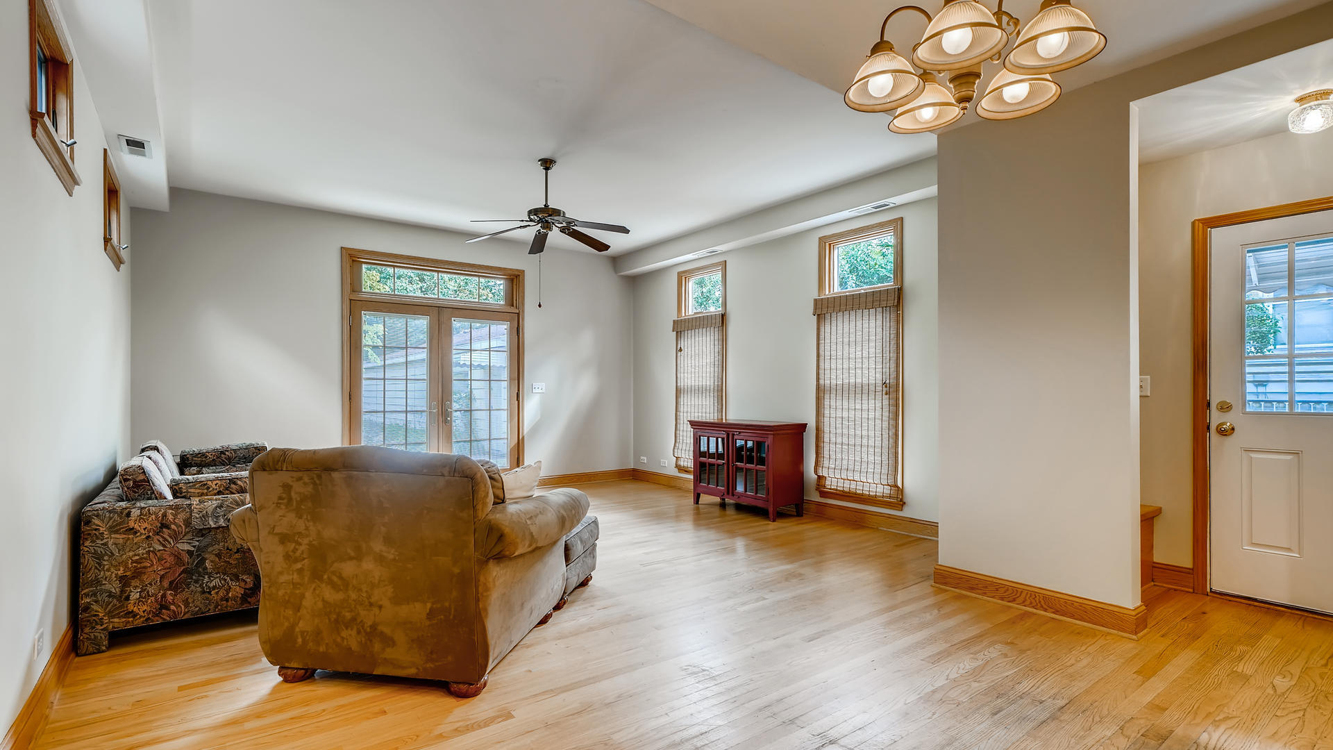 184 Lawton Road Riverside, IL 60546 - Photo 11 of 28