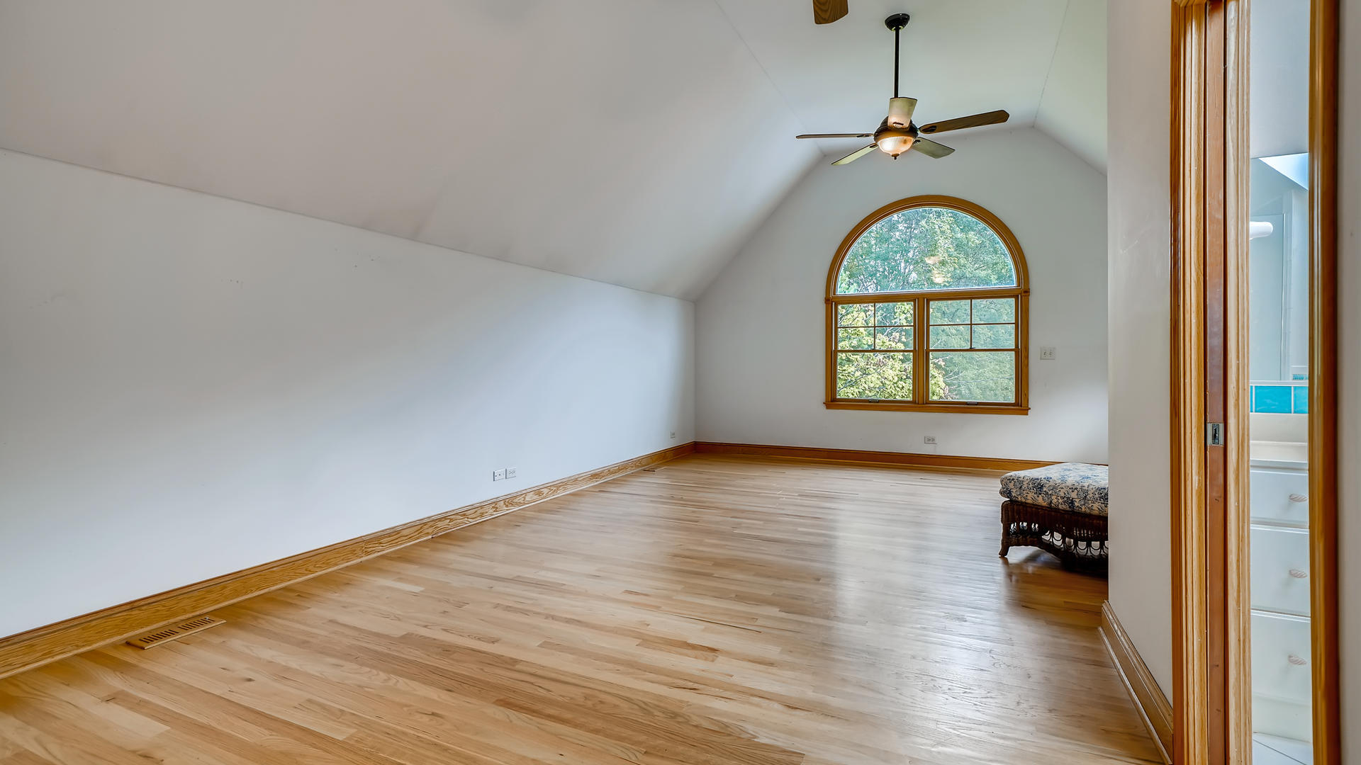 184 Lawton Road Riverside, IL 60546 - Photo 17 of 28