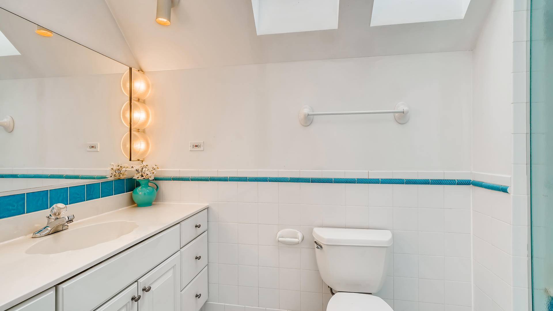 184 Lawton Road Riverside, IL 60546 - Photo 19 of 28