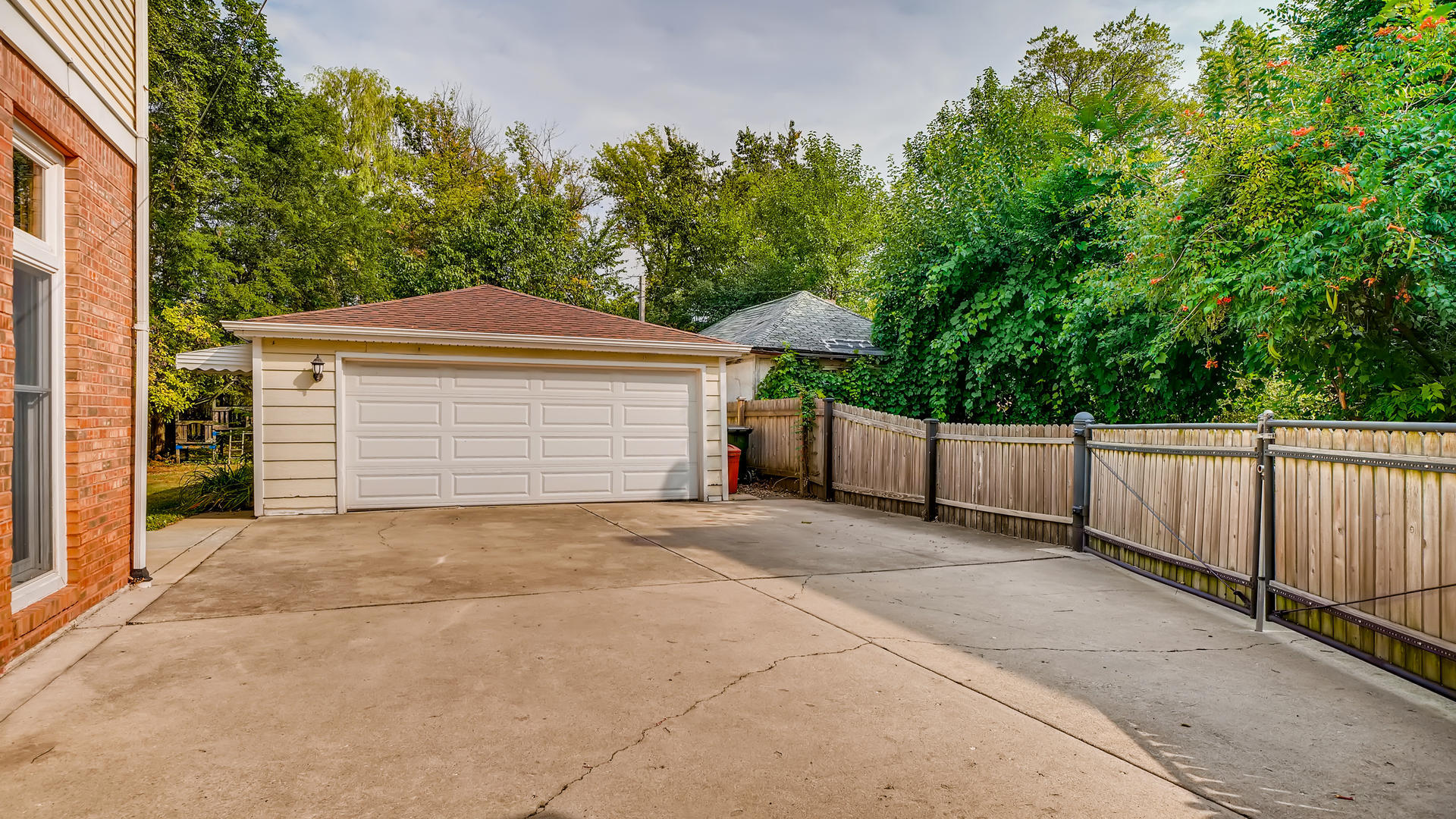 184 Lawton Road Riverside, IL 60546 - Photo 26 of 28