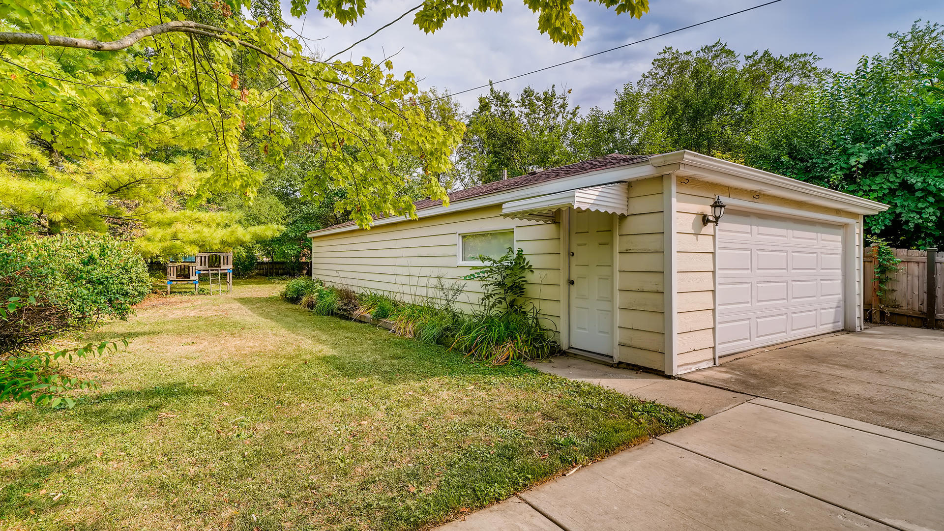 184 Lawton Road Riverside, IL 60546 - Photo 27 of 28