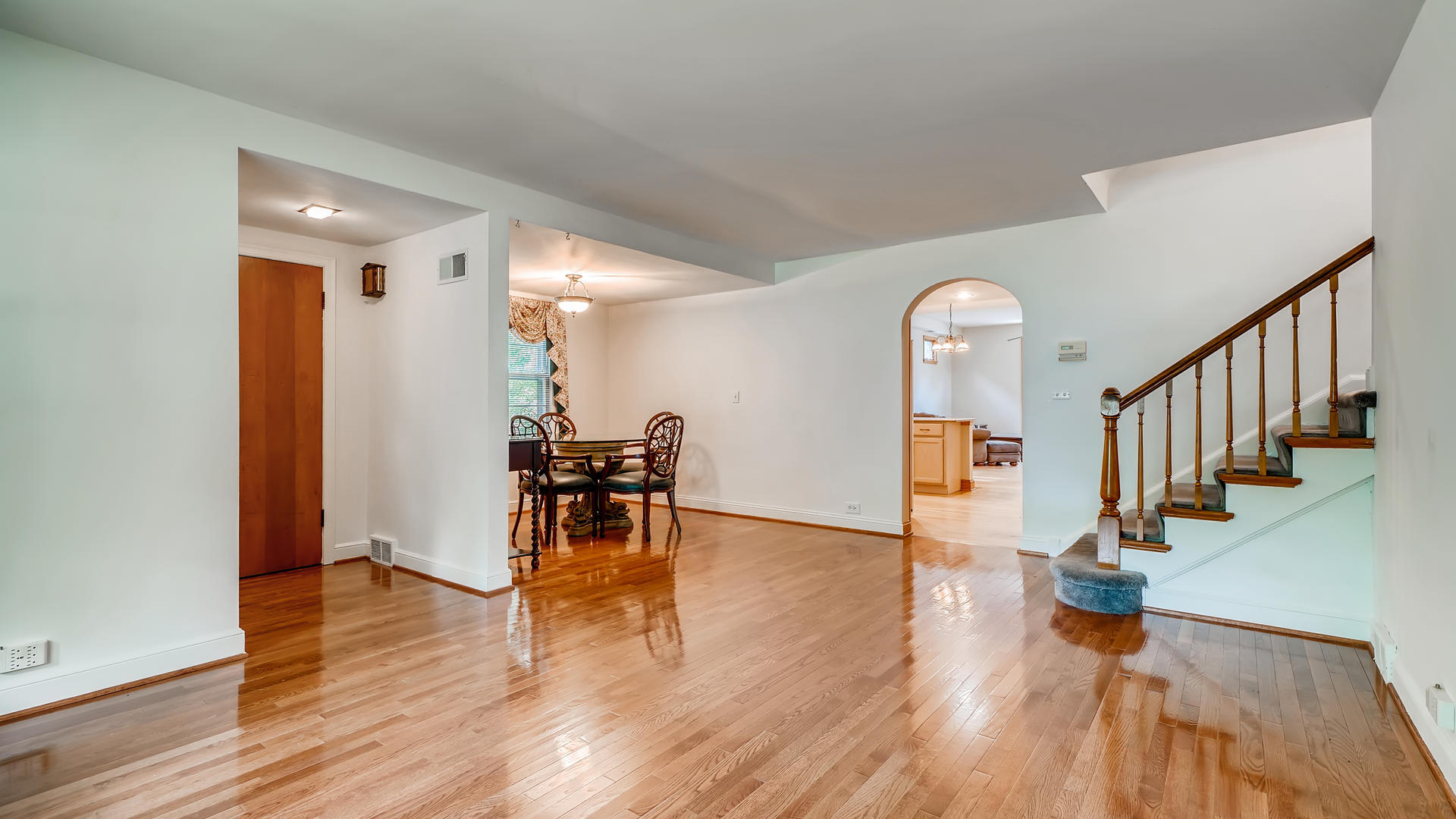 184 Lawton Road Riverside, IL 60546 - Photo 5 of 28