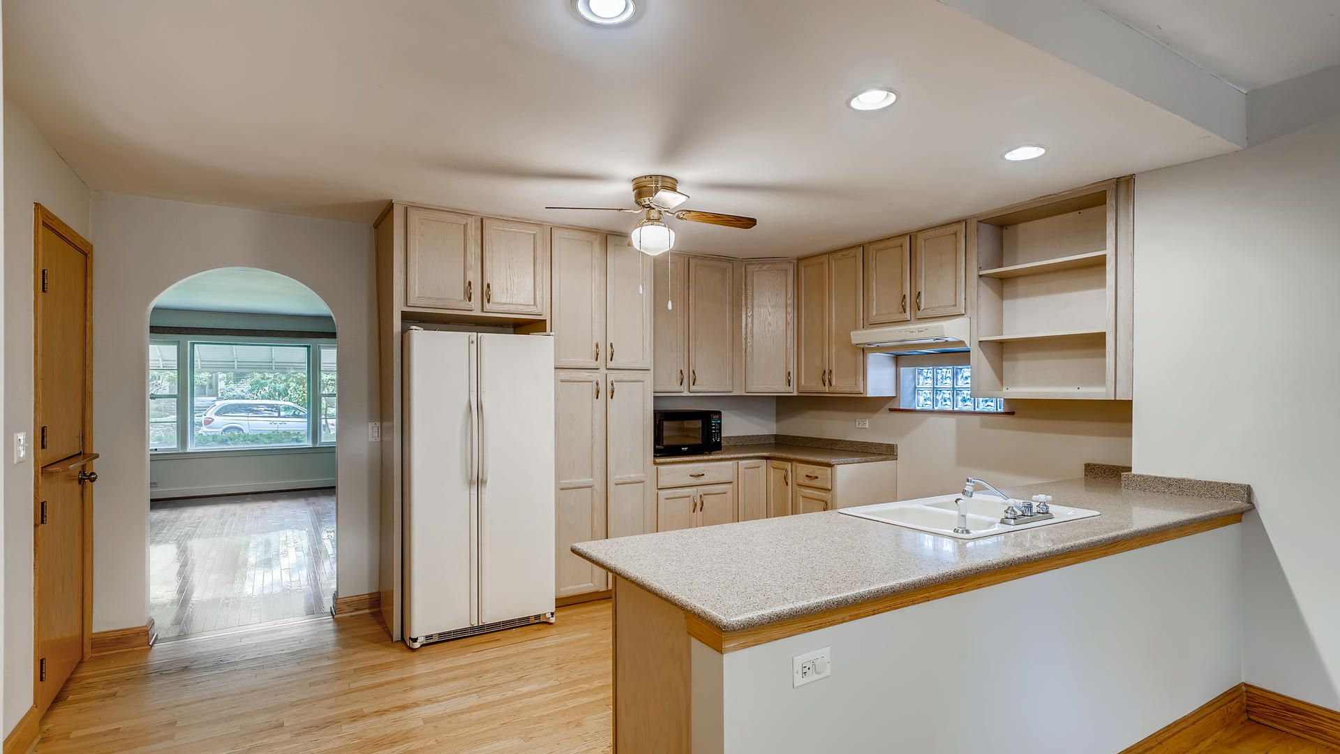 184 Lawton Road Riverside, IL 60546 - Photo 8 of 28