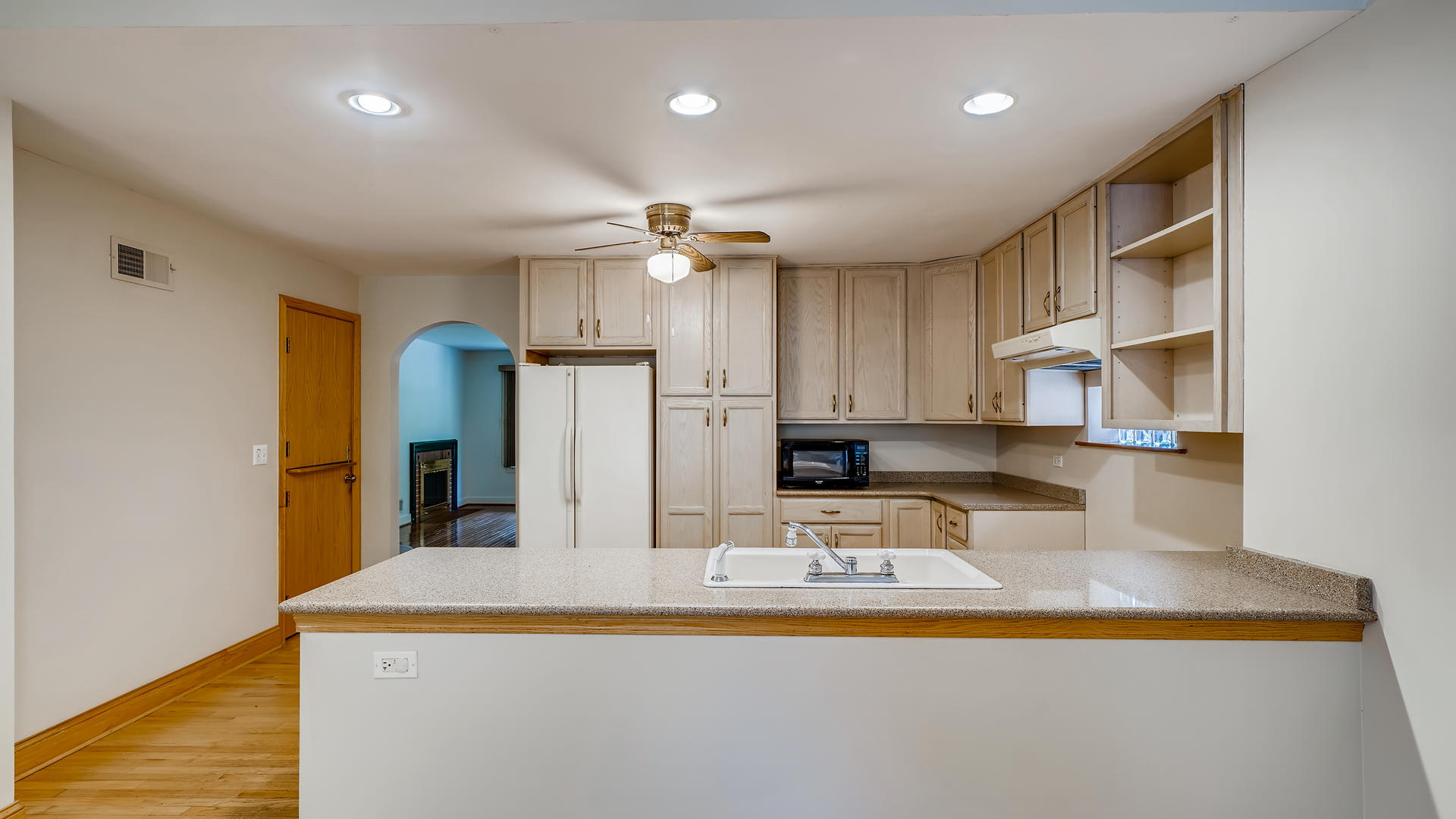 184 Lawton Road Riverside, IL 60546 - Photo 9 of 28