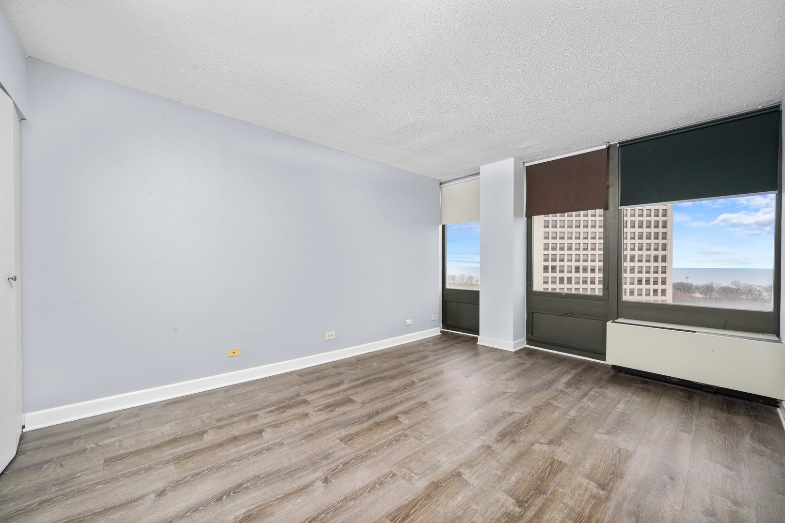 5320 North Sheridan Road, Unit 1007 Chicago, IL 60640 - Photo 3 of 14 Gallery Image 3