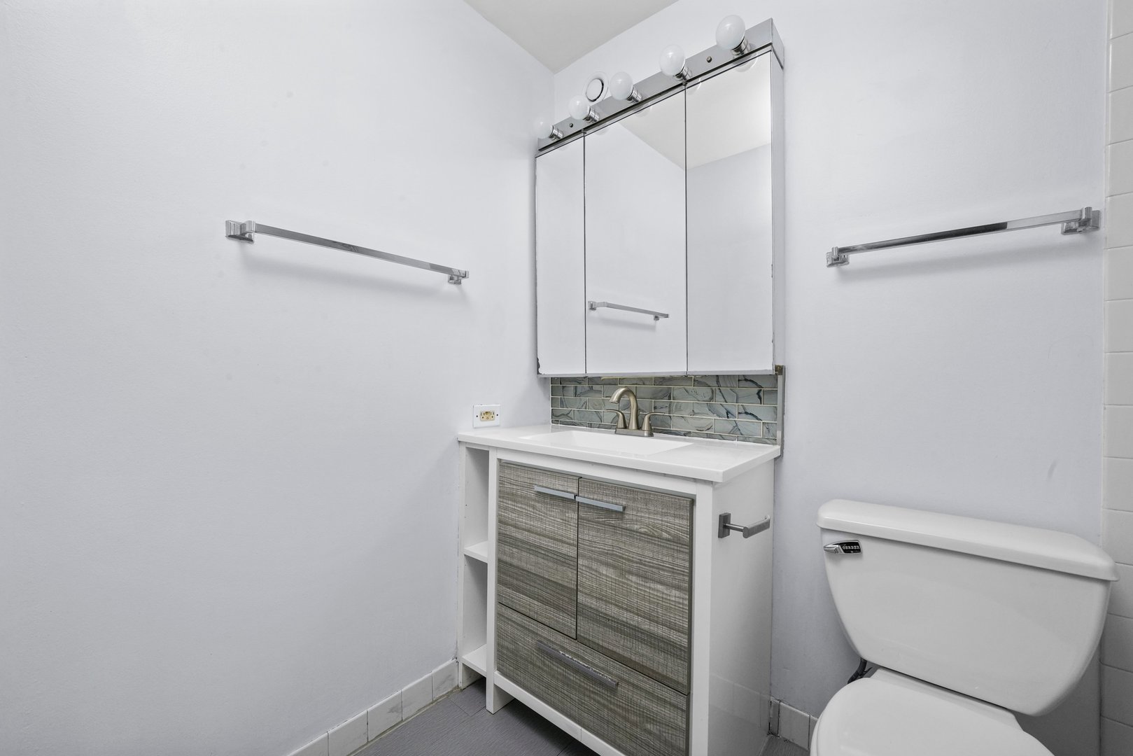 5320 North Sheridan Road, Unit 1007 Chicago, IL 60640 - Photo 8 of 14 Gallery Image 8