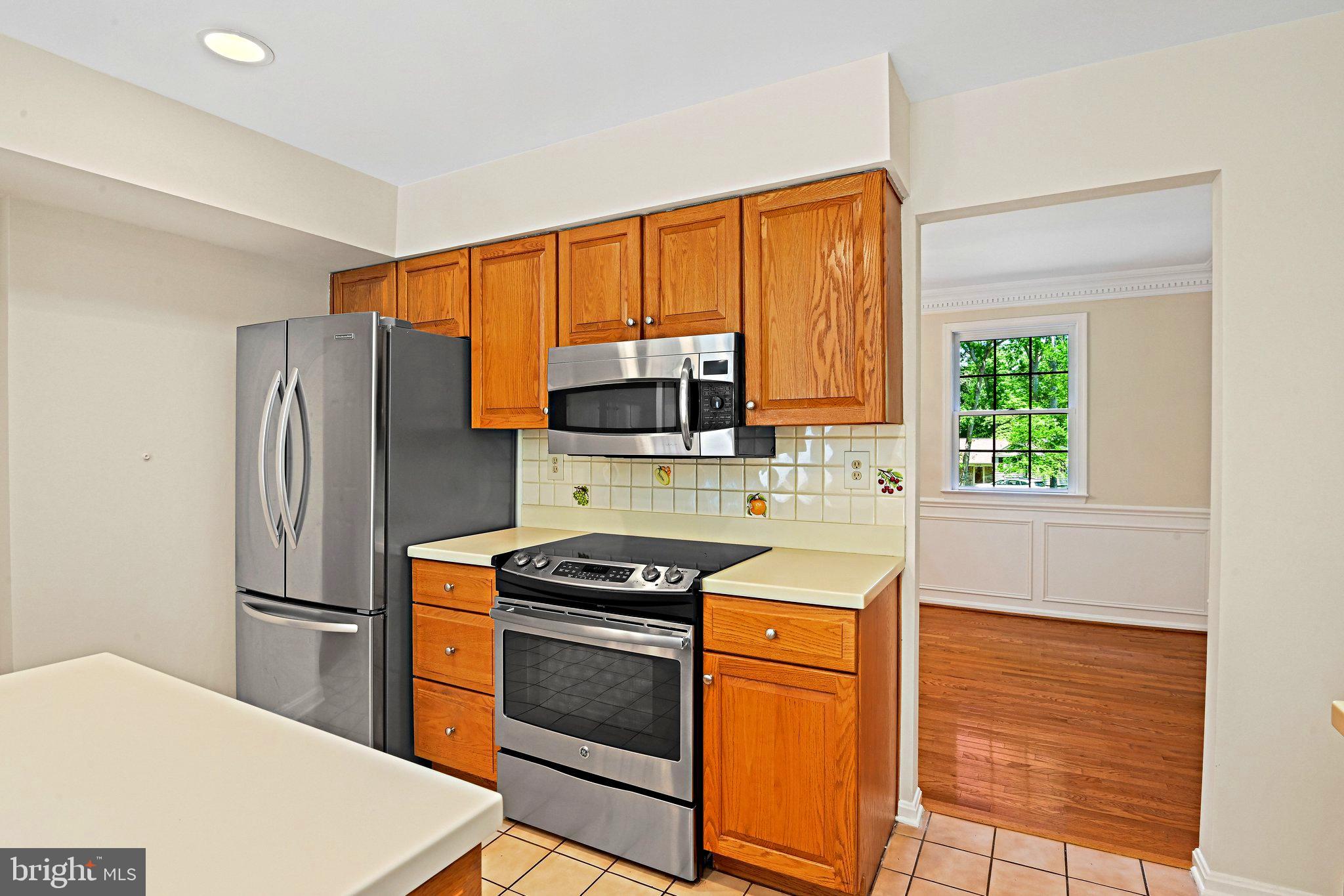 11311 Handlebar Road Reston, VA 20191 - Photo 28 of 78 SS Appliances!