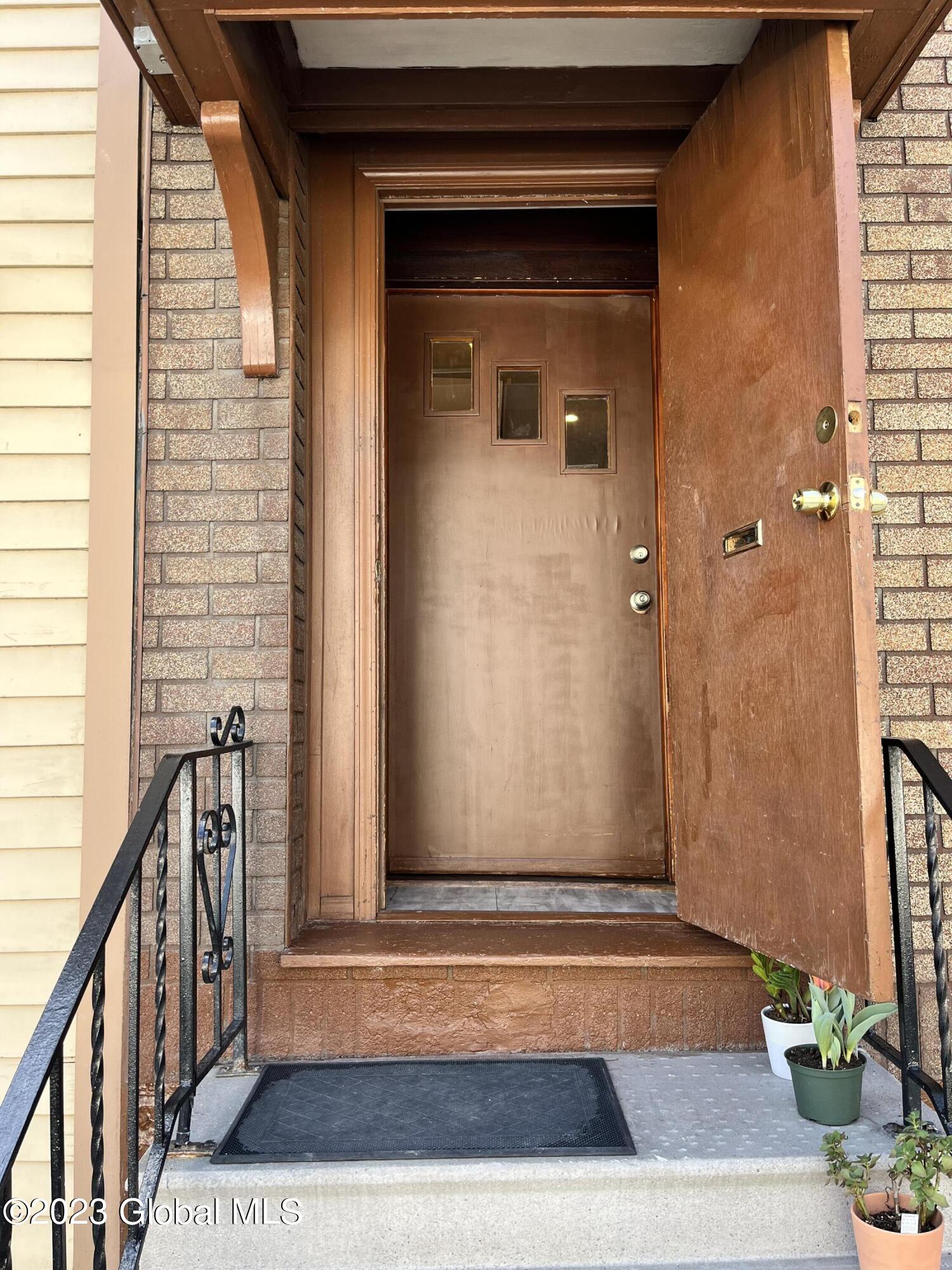 76 Spring Street Albany, NY 12210 - Photo 3 of 43 IMG_2054