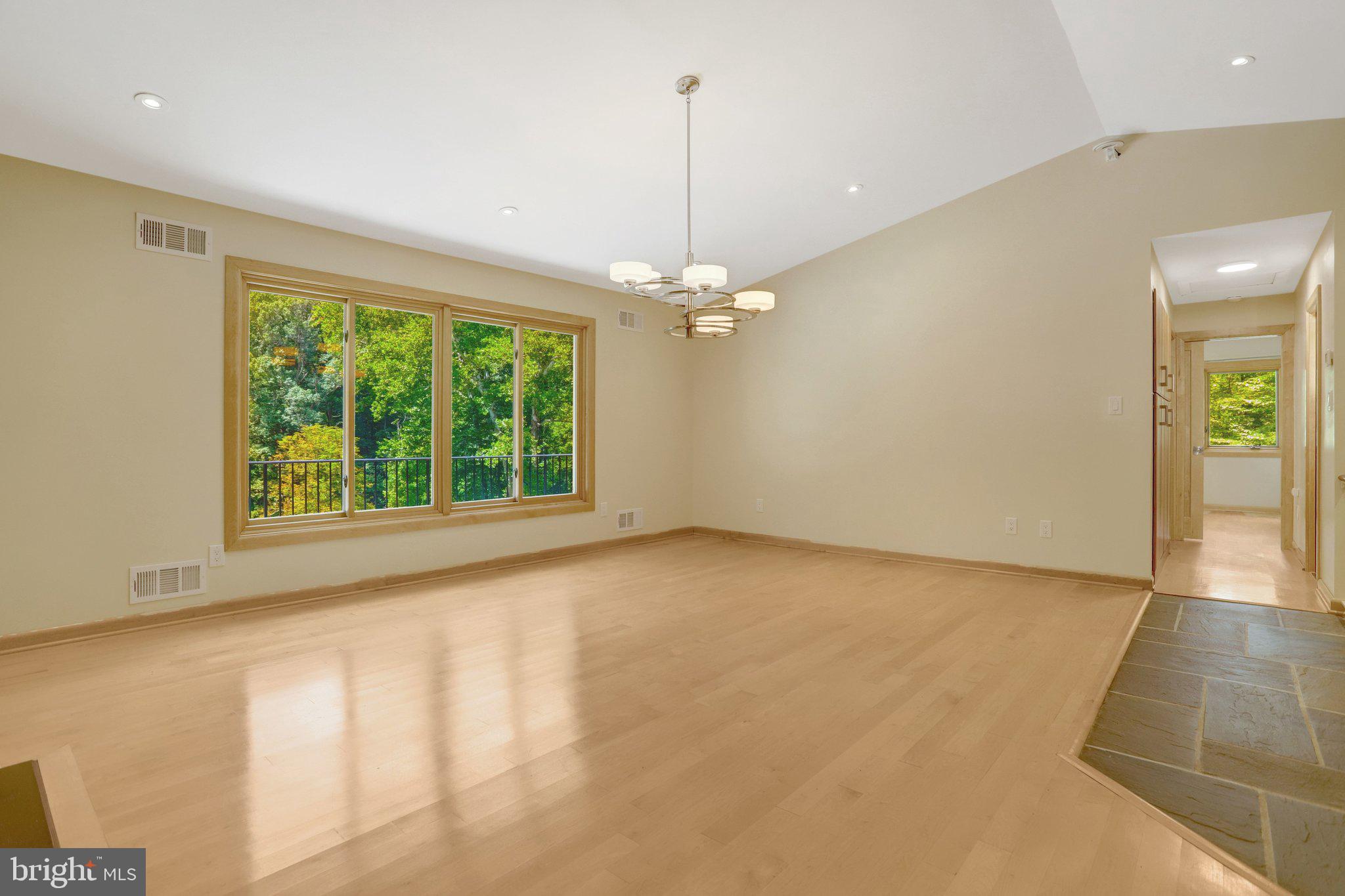 6030 Berwynd Road Fairfax, VA 22030 - Photo 6 of 91 Gallery Image 6