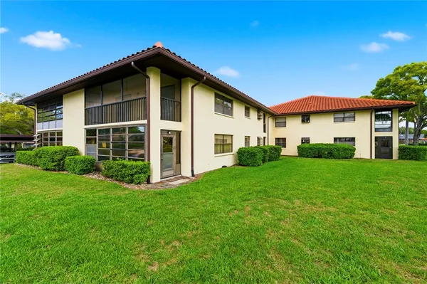 $210,000 | 2506 Hammock Court, Unit 2506, Clearwater, FL 33761